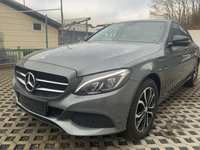 Vaizdas iš priekio kairės