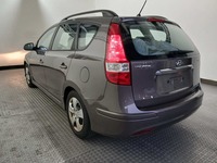 Vaade tagant vasakult