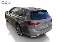 Skats no kreisās puses aizmugurē