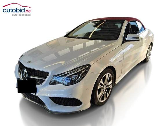 Skats no kreisās puses priekšā