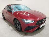 Skats no labās puses priekšā