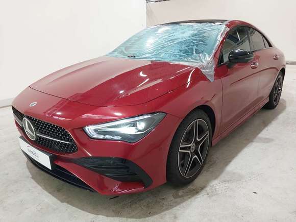 Skats no kreisās puses priekšā