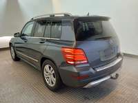 Skats no kreisās puses aizmugurē