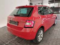 Pogled od pozadi desno