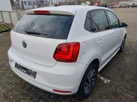 Pogled od pozadi desno