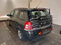 Pogled od pozadi levo