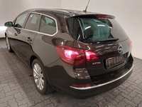 Vaade tagant vasakult