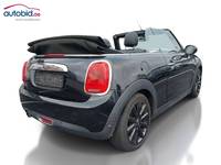 Skats no labās puses aizmugurē