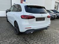 Vaizdas iš galo kairės