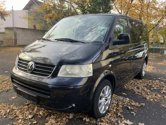 Vaizdas iš priekio kairės