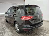 Vaade tagant vasakult