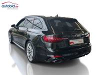 Skats no kreisās puses aizmugurē