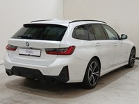 Vue de l’arrière droit