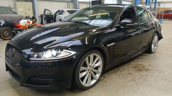 Vue de l’avant gauche