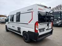 Vue de l’arrière gauche