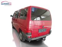 Skats no kreisās puses aizmugurē