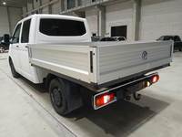 Vue de l’arrière gauche