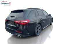 Skats no labās puses aizmugurē