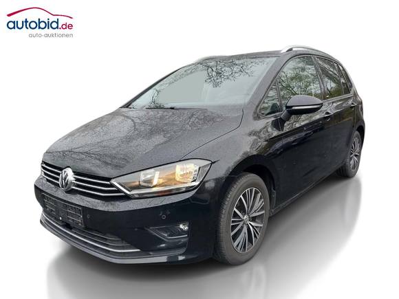 Skats no kreisās puses priekšā