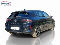 Skats no labās puses aizmugurē