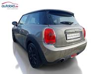 Vaade tagant vasakult