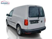 Skats no labās puses aizmugurē