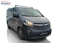 Skats no labās puses priekšā