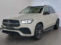 Skats no kreisās puses priekšā