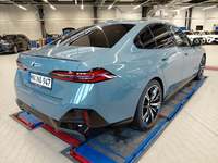 Vue de l’arrière droit