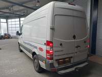 Skats no kreisās puses aizmugurē