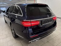 Vaade tagant vasakult