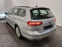 Vaade tagant vasakult