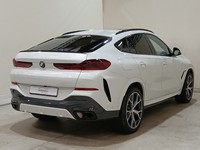 Vue de l’arrière droit