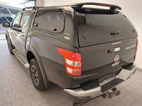 Vaade tagant vasakult