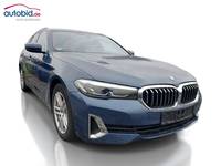 Skats no labās puses priekšā