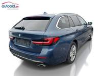 Skats no labās puses aizmugurē