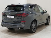 Vue de l’arrière droit