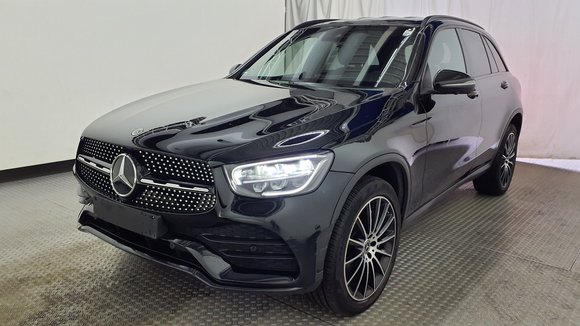 Skats no kreisās puses priekšā