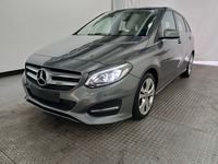 Skats no kreisās puses priekšā