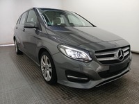 Skats no labās puses priekšā