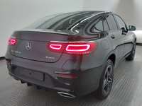 Skats no labās puses aizmugurē