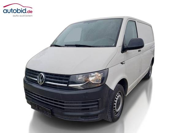 Skats no kreisās puses priekšā