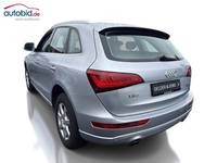 Skats no kreisās puses aizmugurē