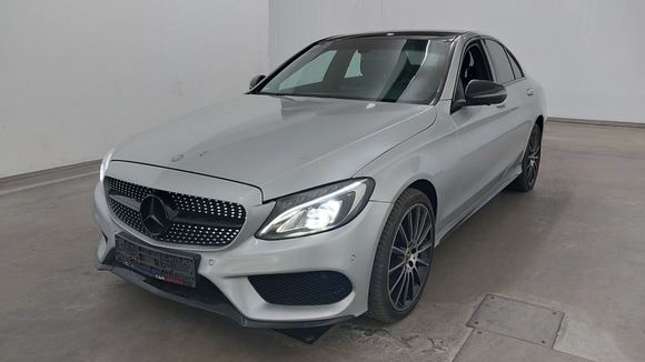 Vue de l’avant gauche