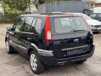 Изглед отзад отляво