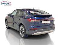 Skats no kreisās puses aizmugurē