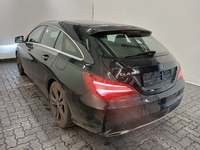 Vaade tagant vasakult