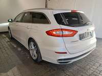 Vaade tagant vasakult