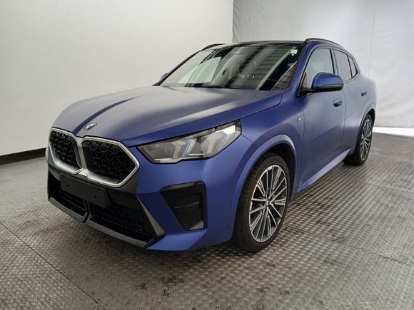 Vue de l’avant gauche