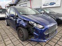 Skats no labās puses priekšā